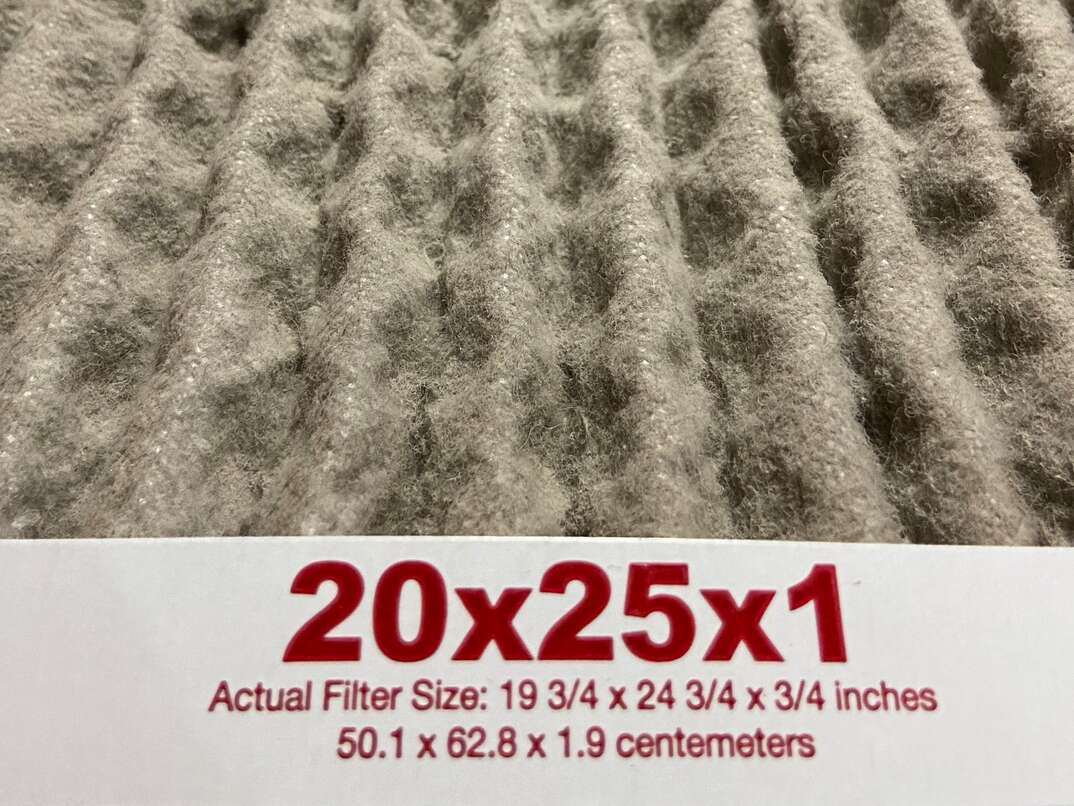 Blog-DirtyHVACFilter_Rossi_2864_support1 dirty HVAC filter